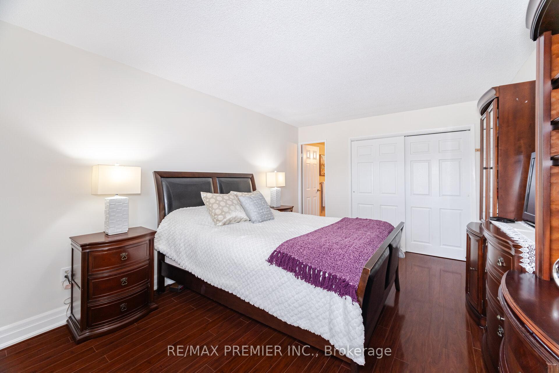 2 Bedrooms Condo at 270 Scarlett, Toronto For sale