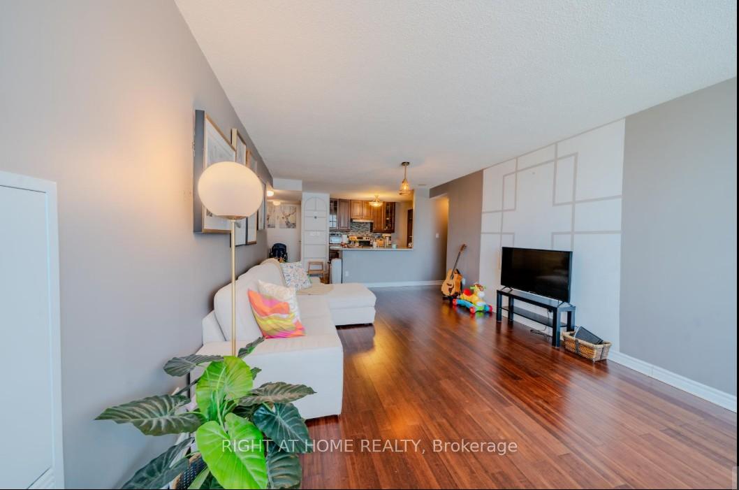 3 Bedrooms Condo at 5765 Yonge, Toronto For sale