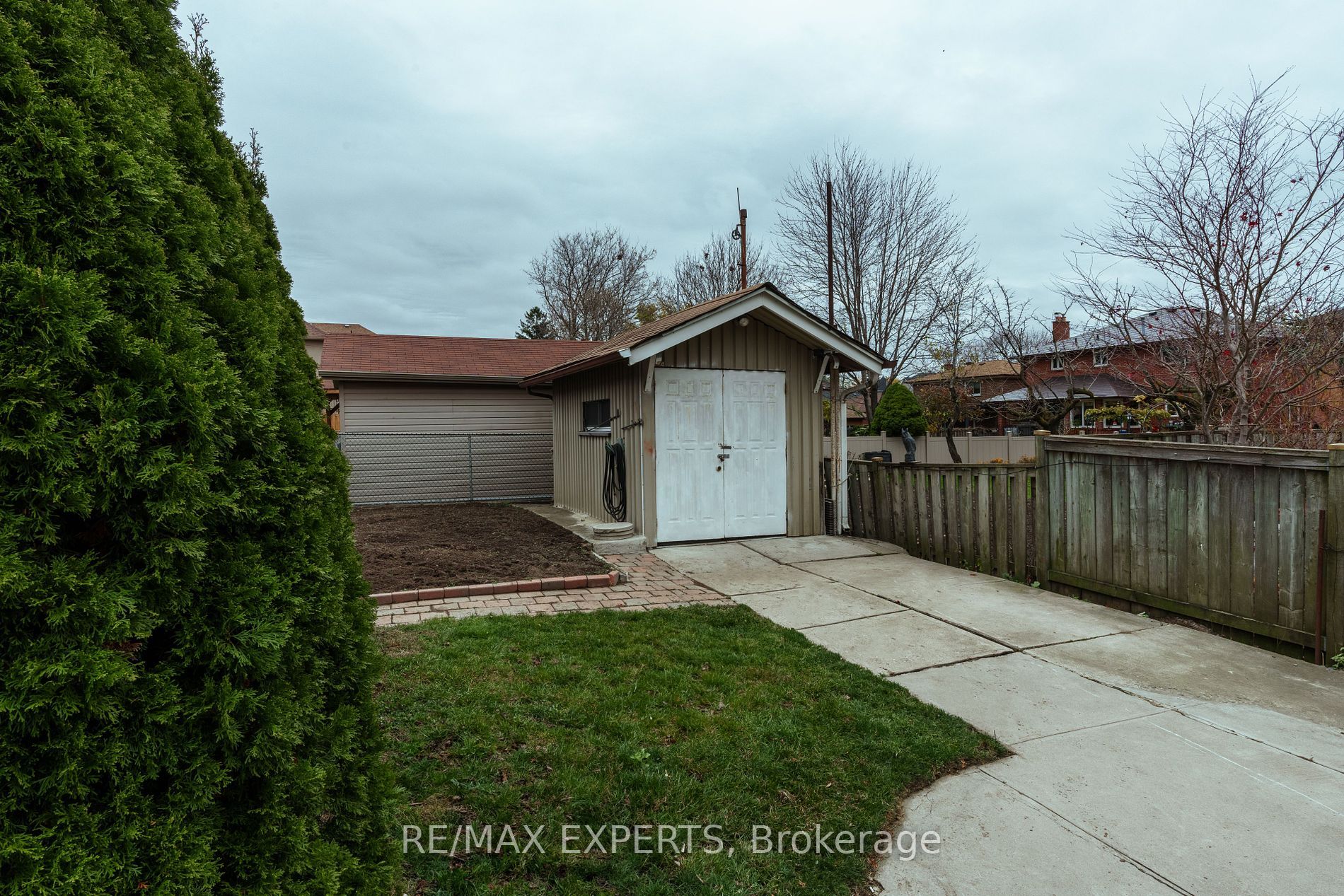 1 Creston Road