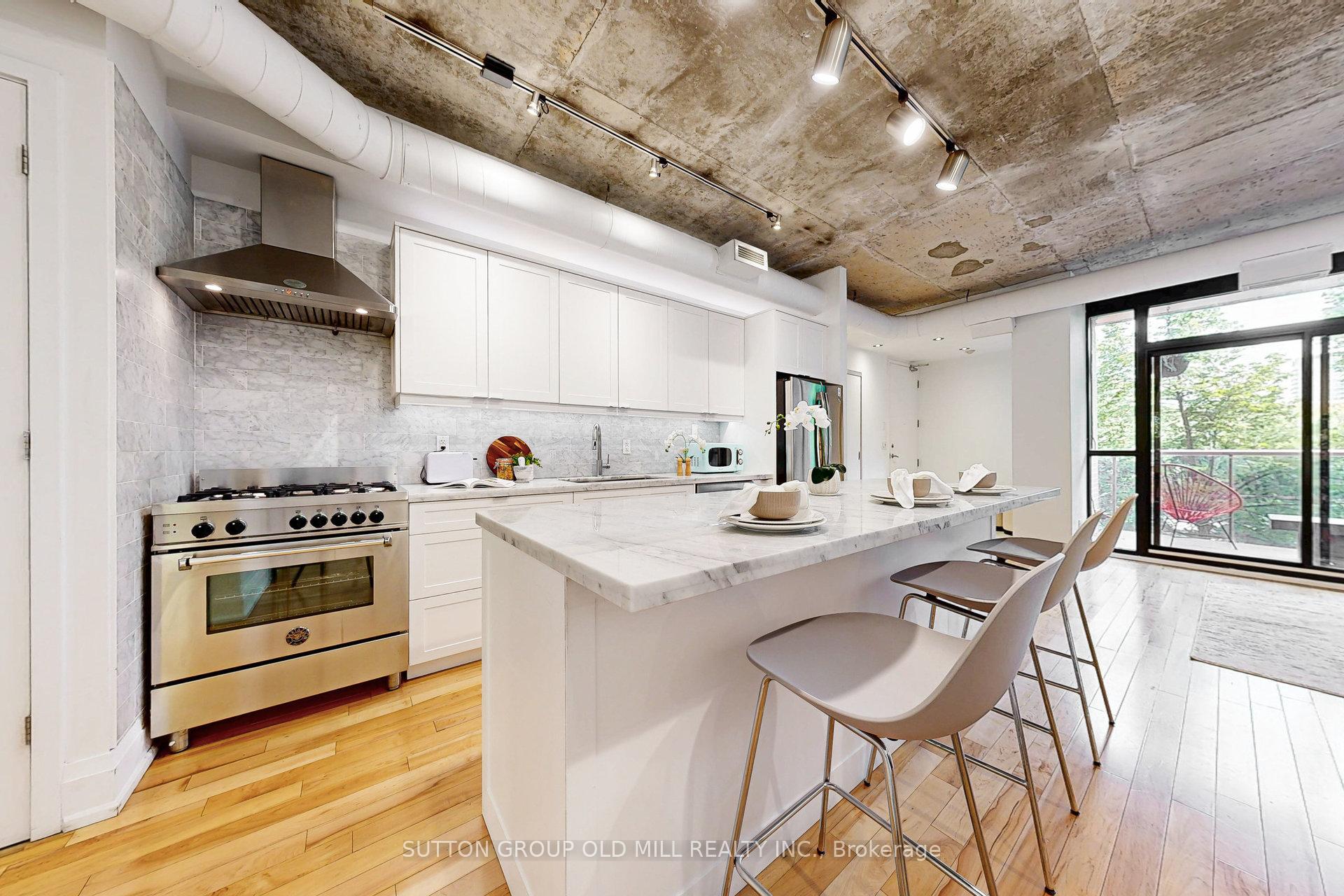 2 Bedrooms Condo at 62 Niagara, Toronto For sale