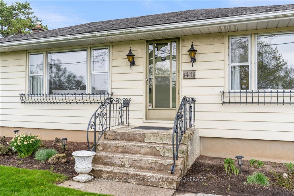 44 DUNCAN Drive, St. Catharines, ON L2N 3P2