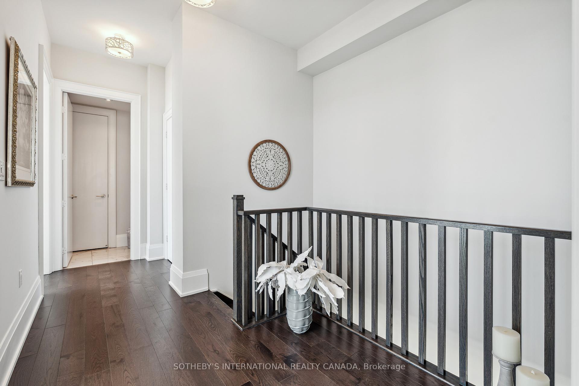 3 Bedrooms Condo at 39 Queens, Toronto For sale