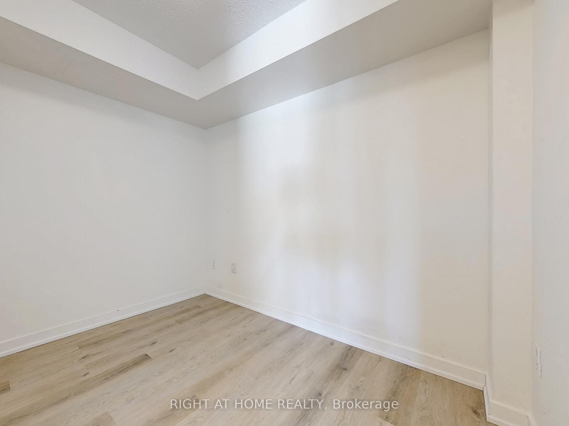 2 Bedrooms Condo at 5 Mariner, Toronto For sale