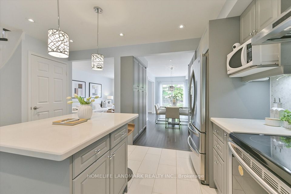 32 Queensmill