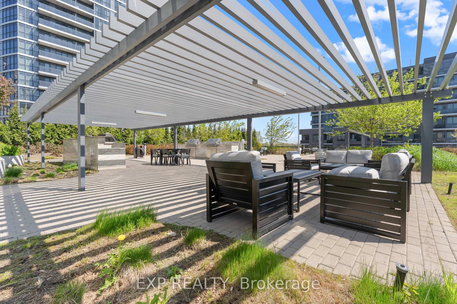 2 Bedrooms Condo at 30 Gibbs, Toronto For sale