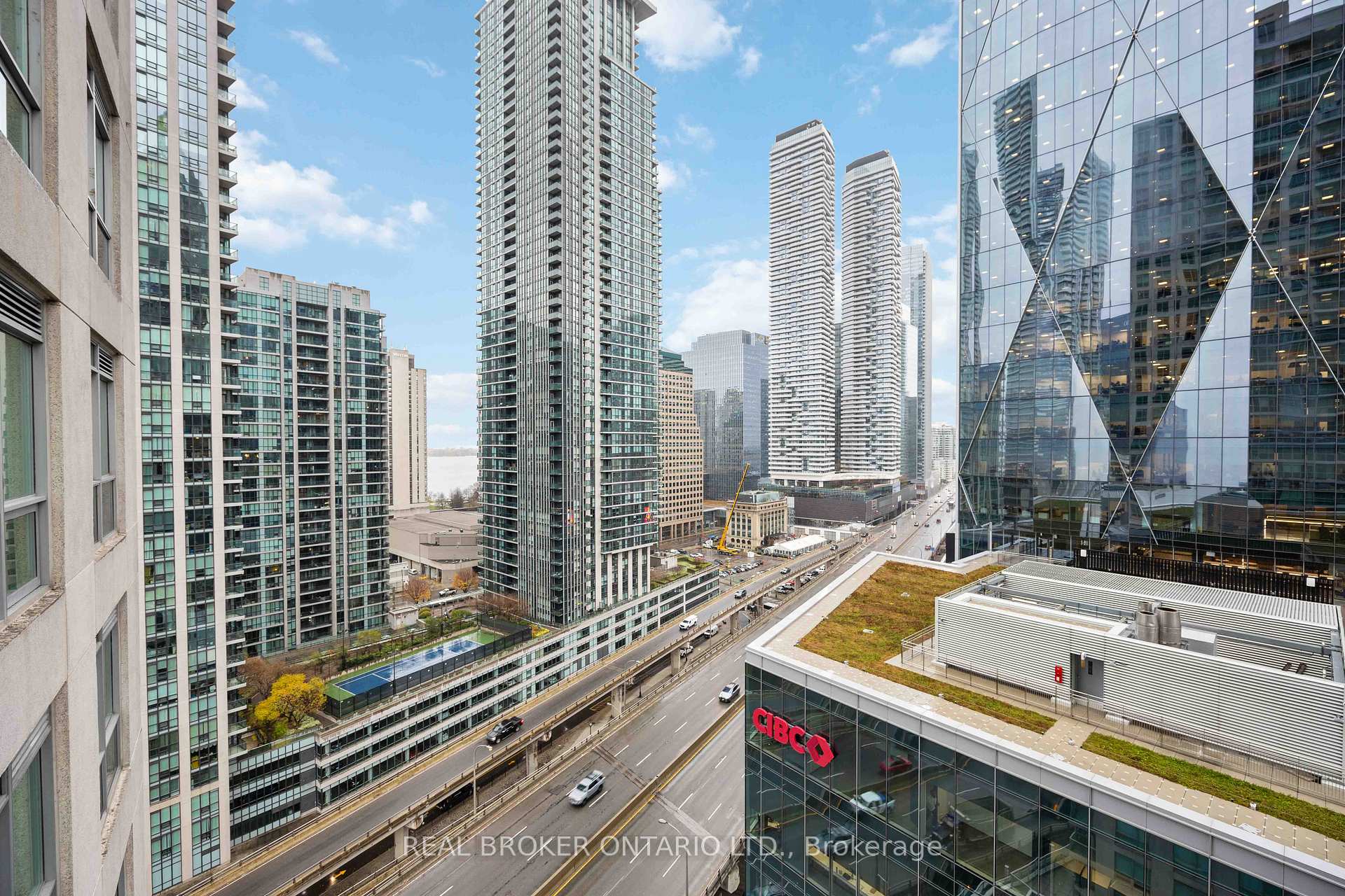 2 Bedrooms Condo at 18 Yonge,  Toronto For sale