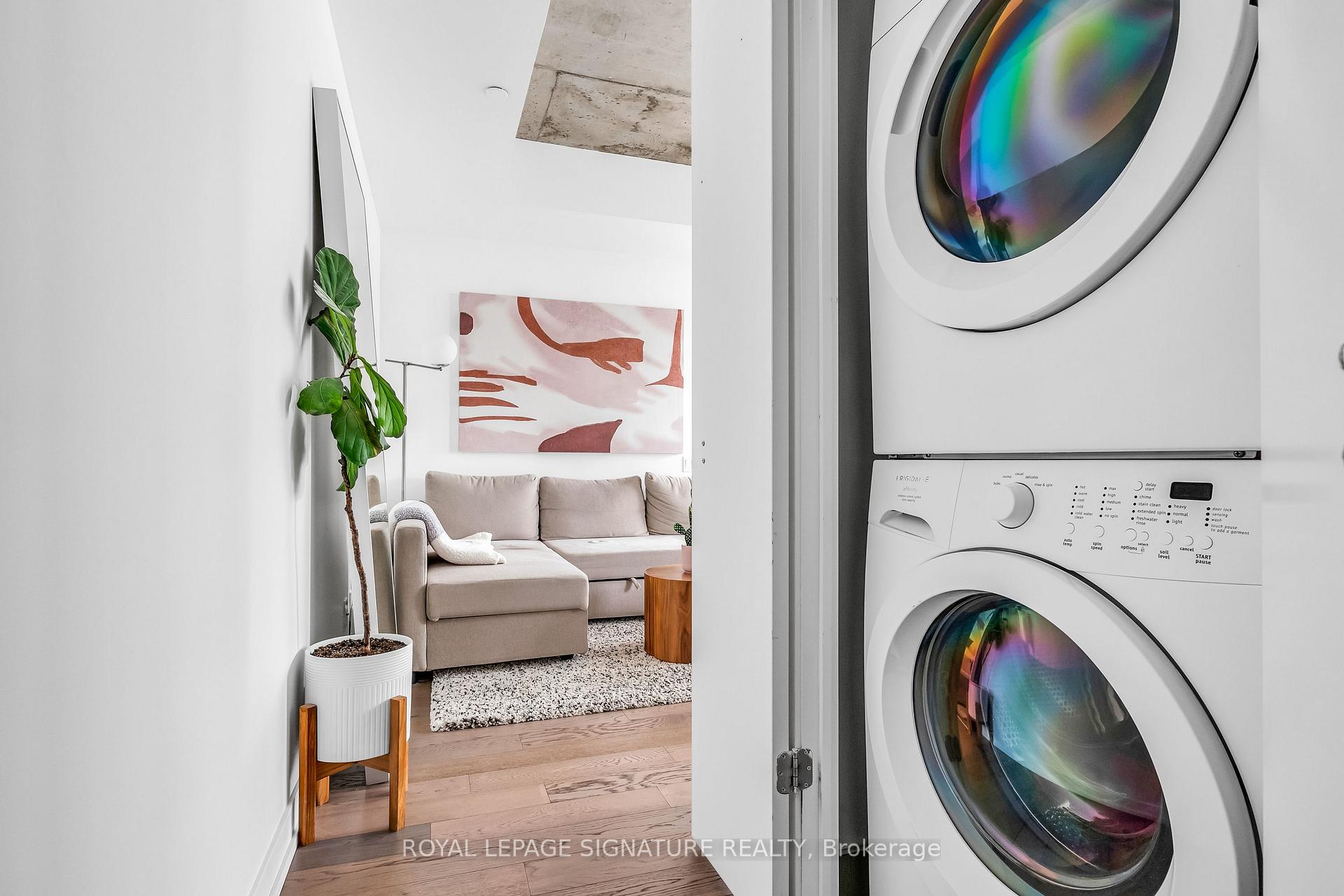 1 Bedroom Condo at 461 Adelaide, Toronto For sale