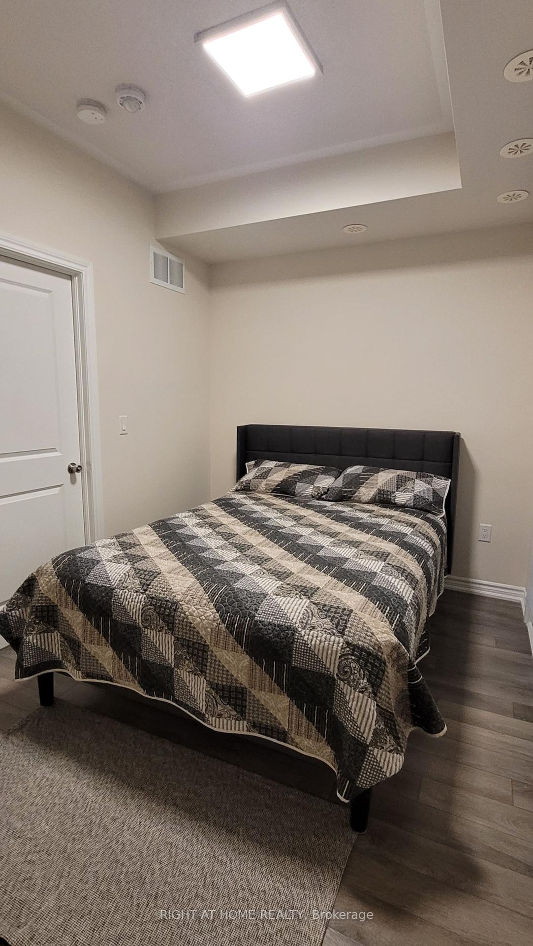 1 Bedroom Condo at 380 Hopewell, Toronto For sale