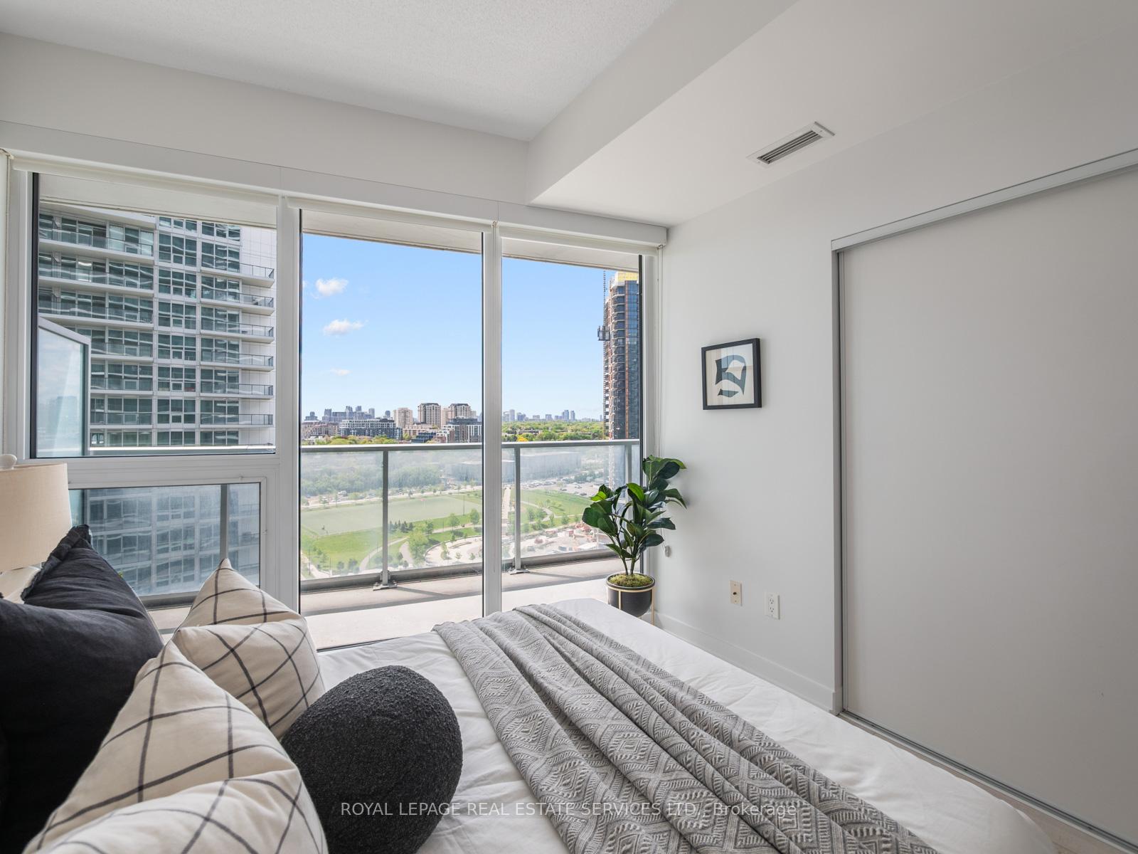 2 Bedrooms Condo at 115 McMahon, Toronto For sale