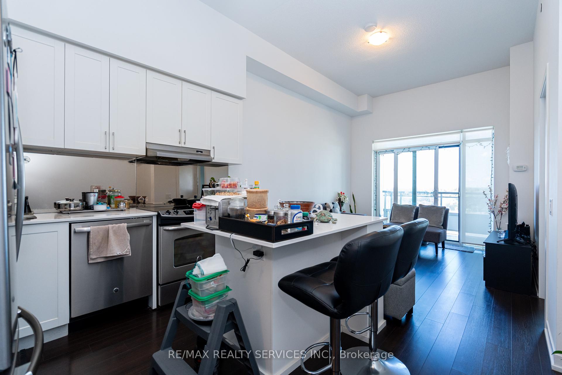 1 Bedroom Condo at 2560 Eglinton, Mississauga For sale