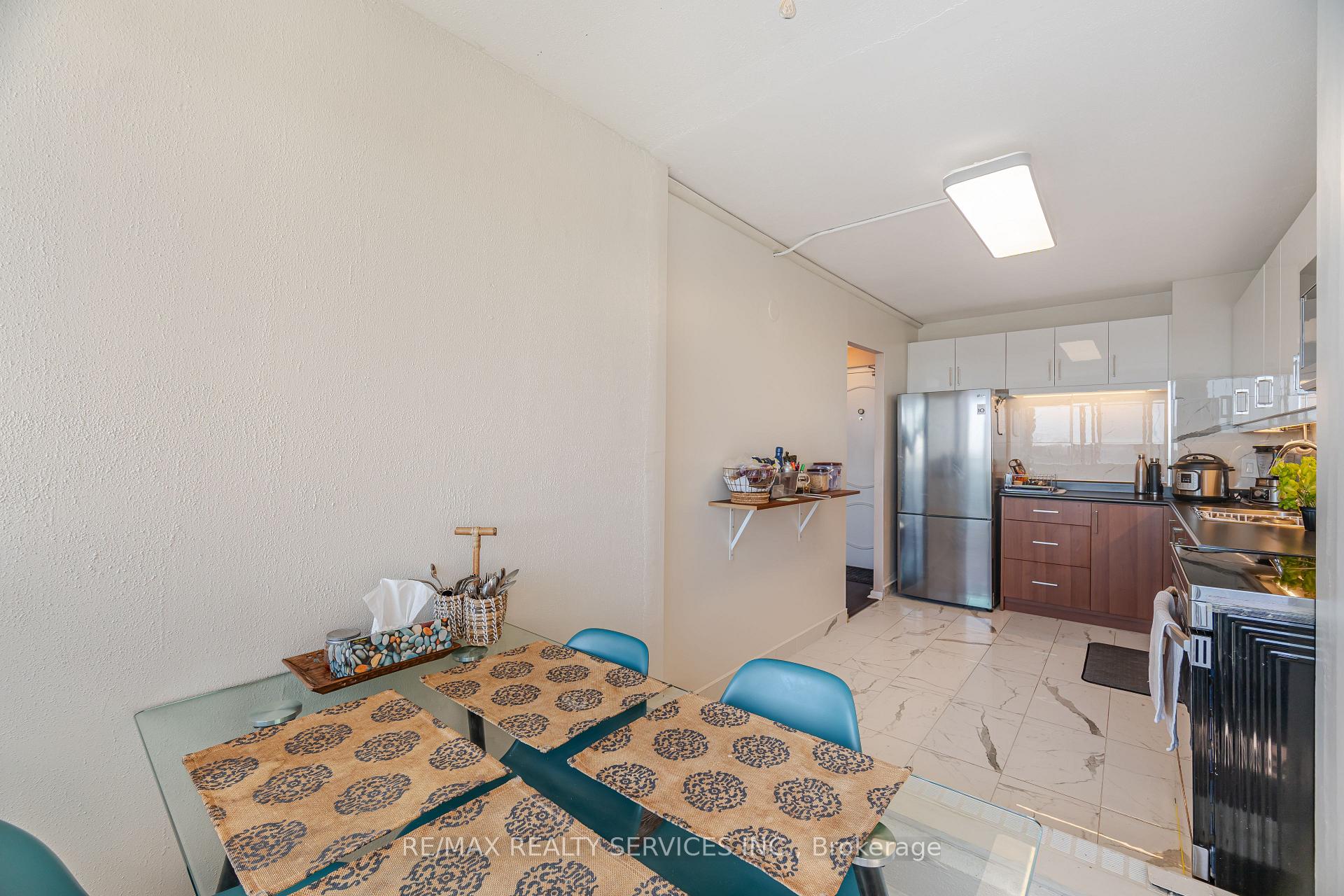 2 Bedrooms Condo at 715 Don Mills, Toronto For sale