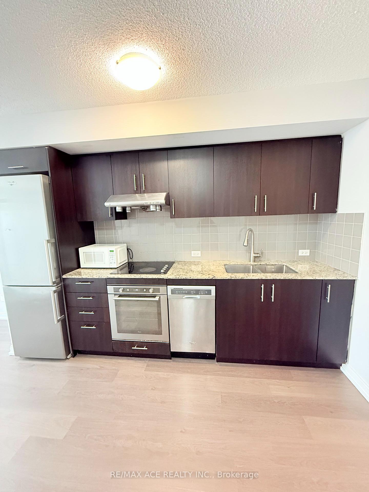 1 Bedroom Condo at 255 Village Green, Toronto For sale