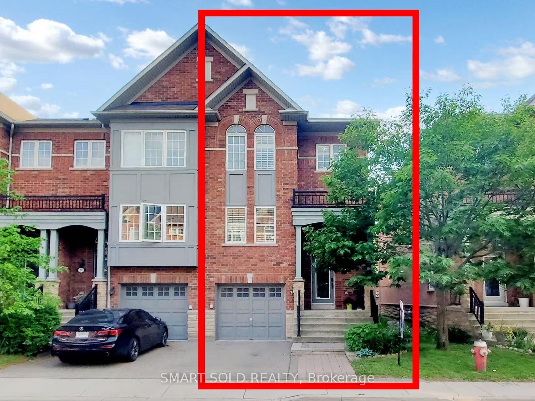4 Bedrooms Condo at 230 Paisley, Mississauga For sale