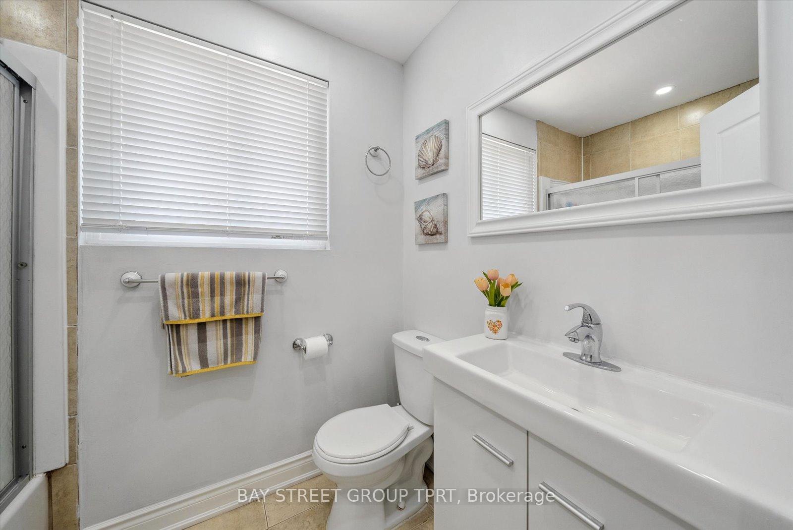 4 Bedrooms Condo at 16 Bur Oak, Toronto For sale