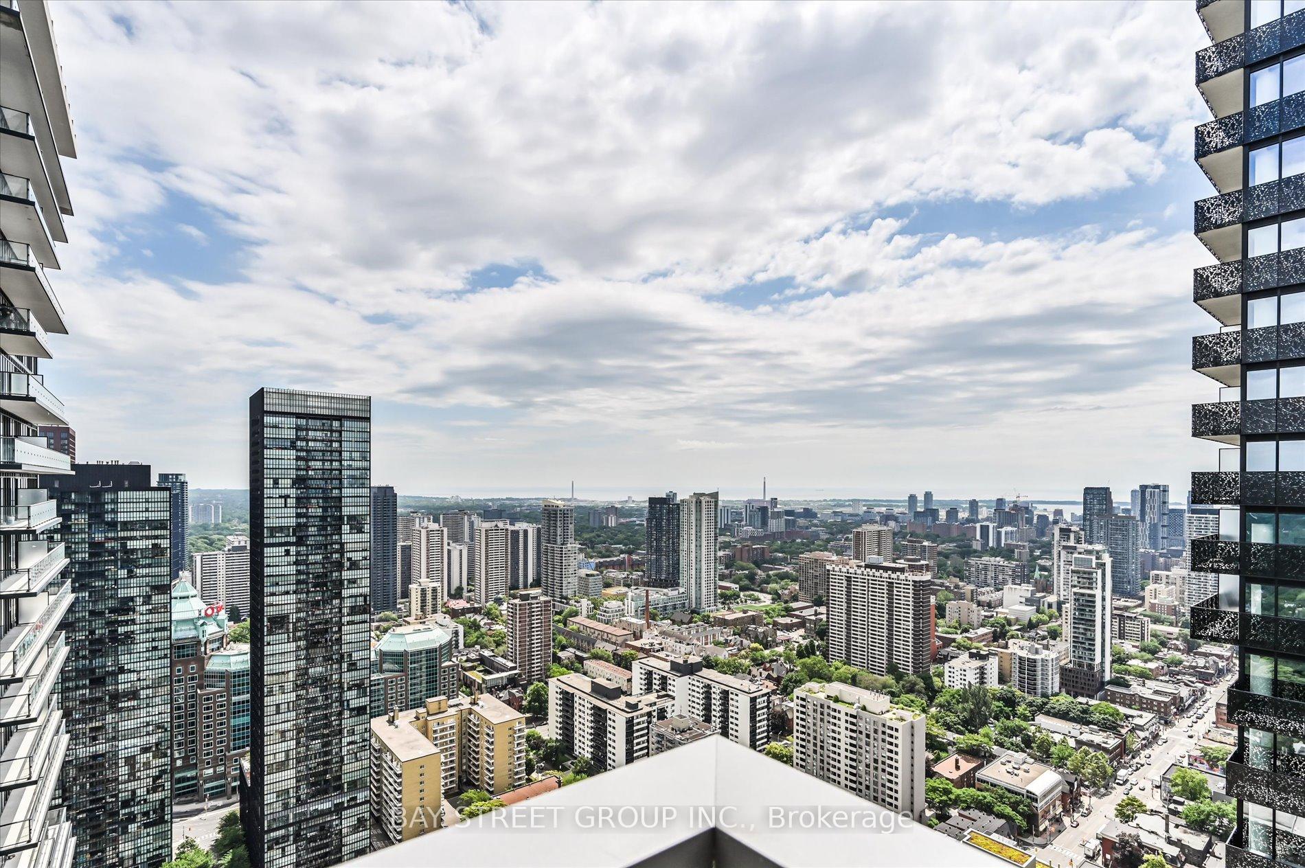 1 Bedroom Condo at 50 Charles, Toronto For sale