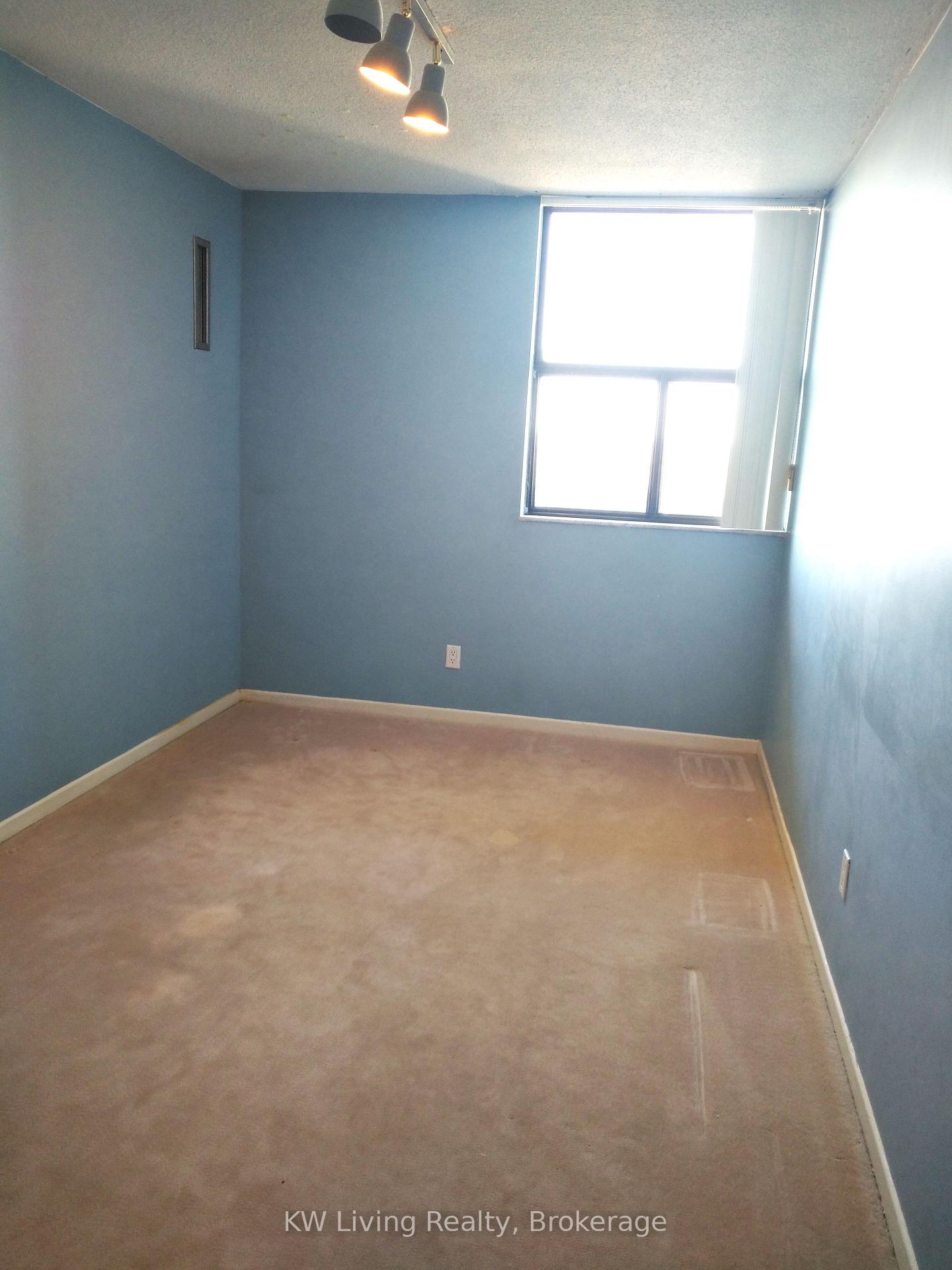 3 Bedrooms Condo at 10 Tangreen, Toronto For sale