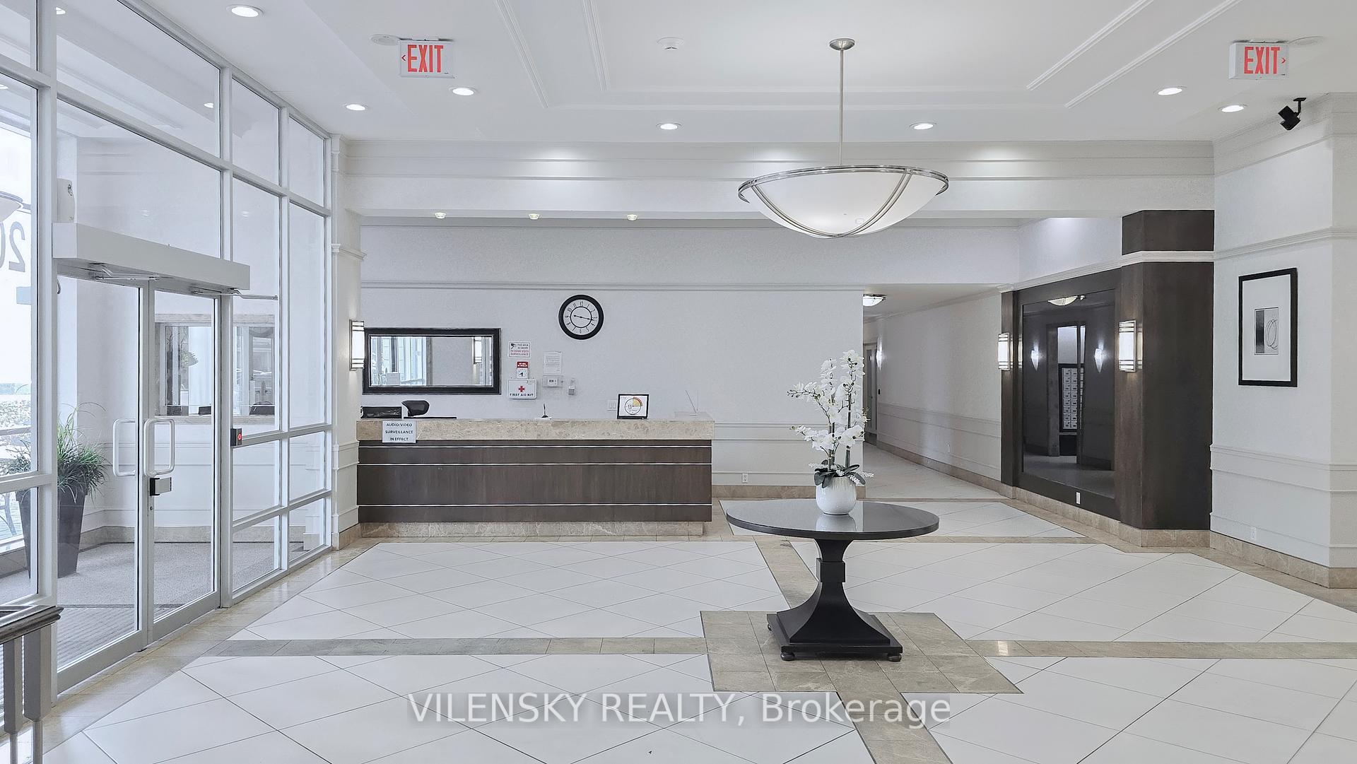 3 Bedrooms Condo at 20 North Park, Vaughan For sale
