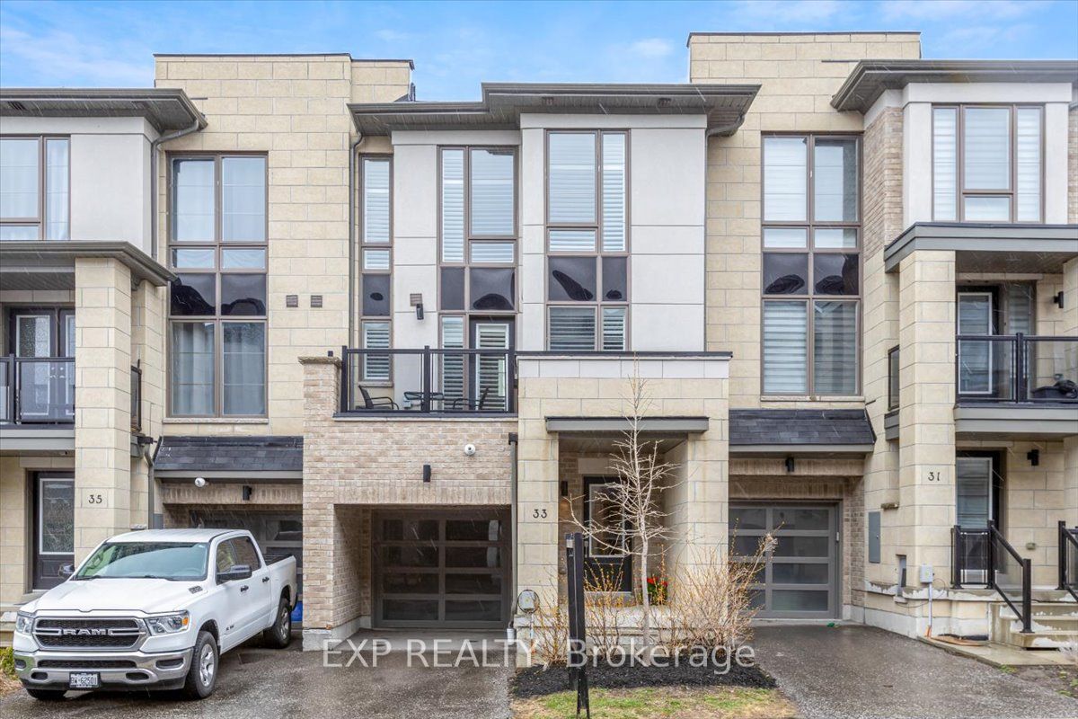 33 Pallock Hill Way, Whitby, ON L1R 0N5