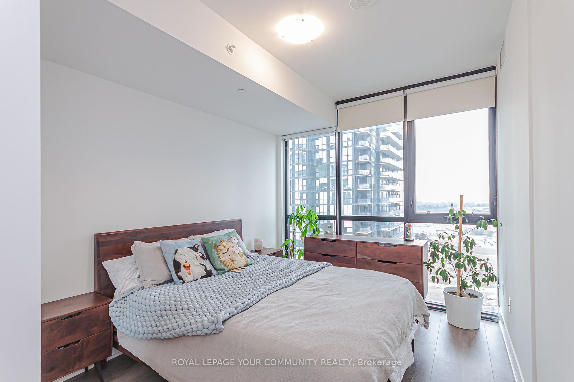 2 Bedrooms Condo at 2916 Highway 7,  Vaughan For sale