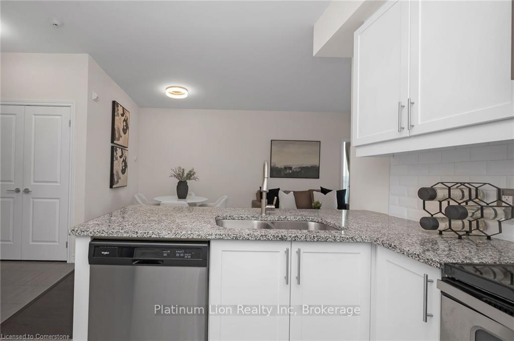 2 Bedrooms Condo at 2375 Bronte, Oakville For sale