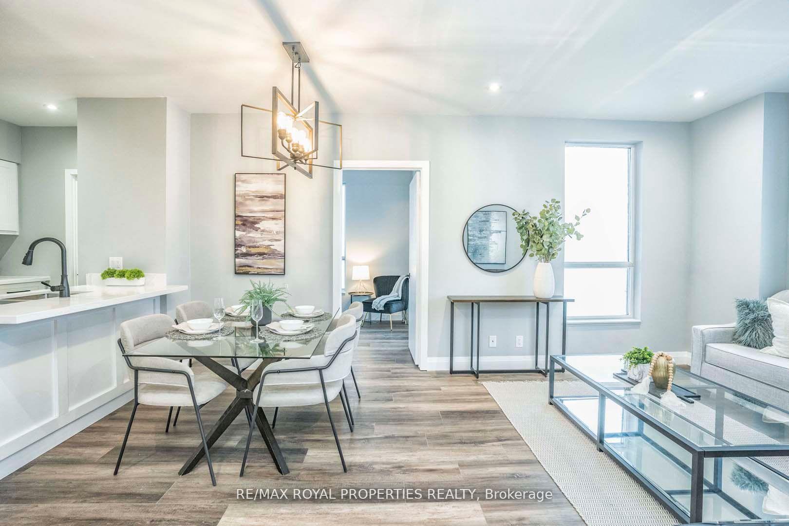 3 Bedrooms Condo at 38 Lee Centre,  Toronto For sale