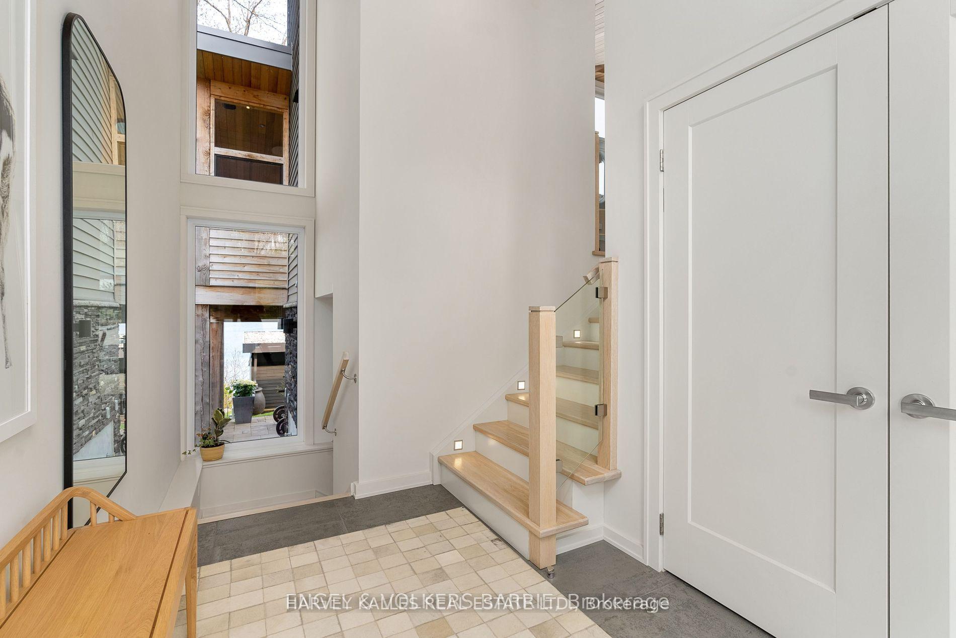 2369 Lakeshore Road E