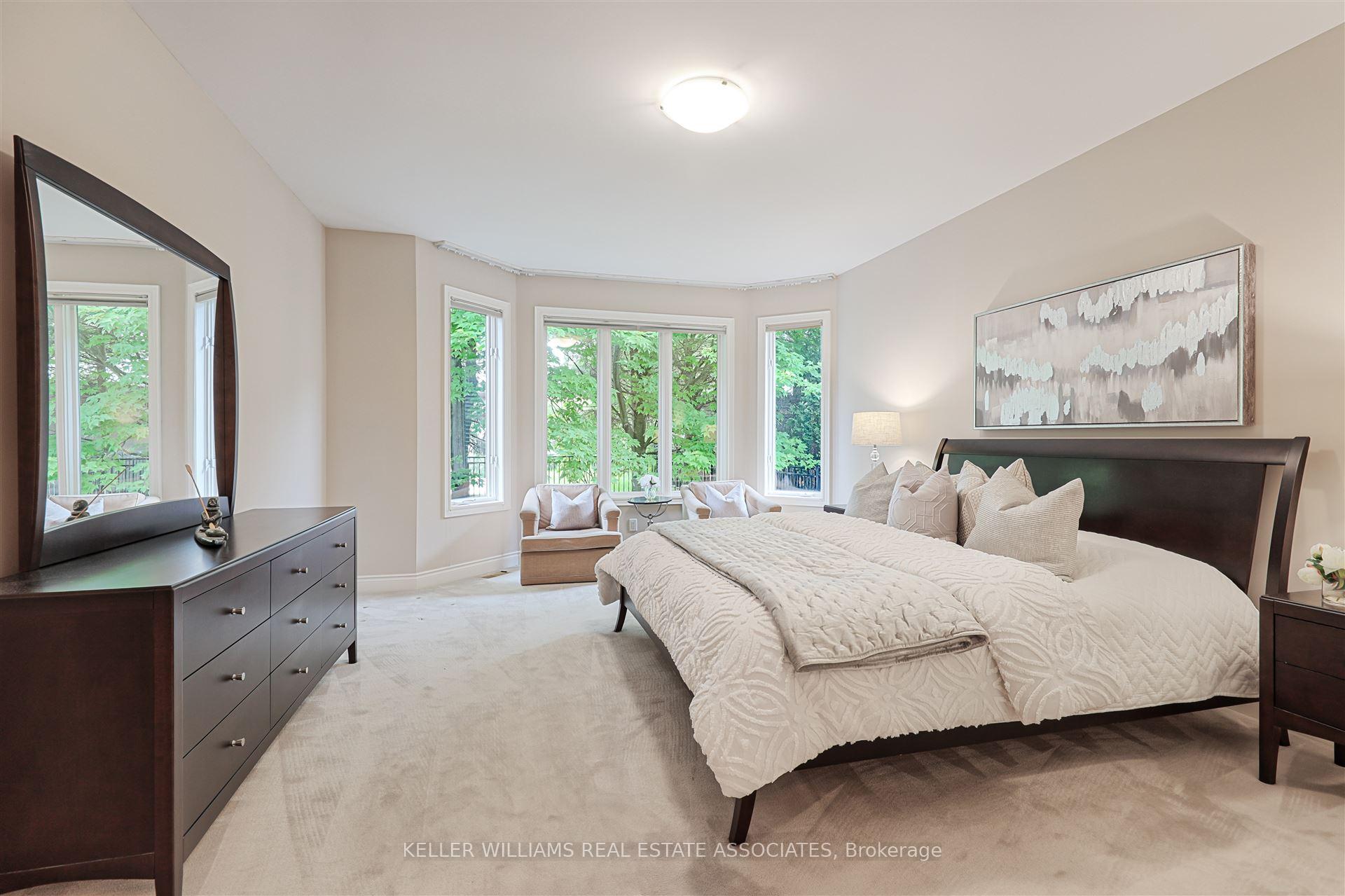 2 Bedrooms Condo at 726 Hidden Grove, Mississauga For sale