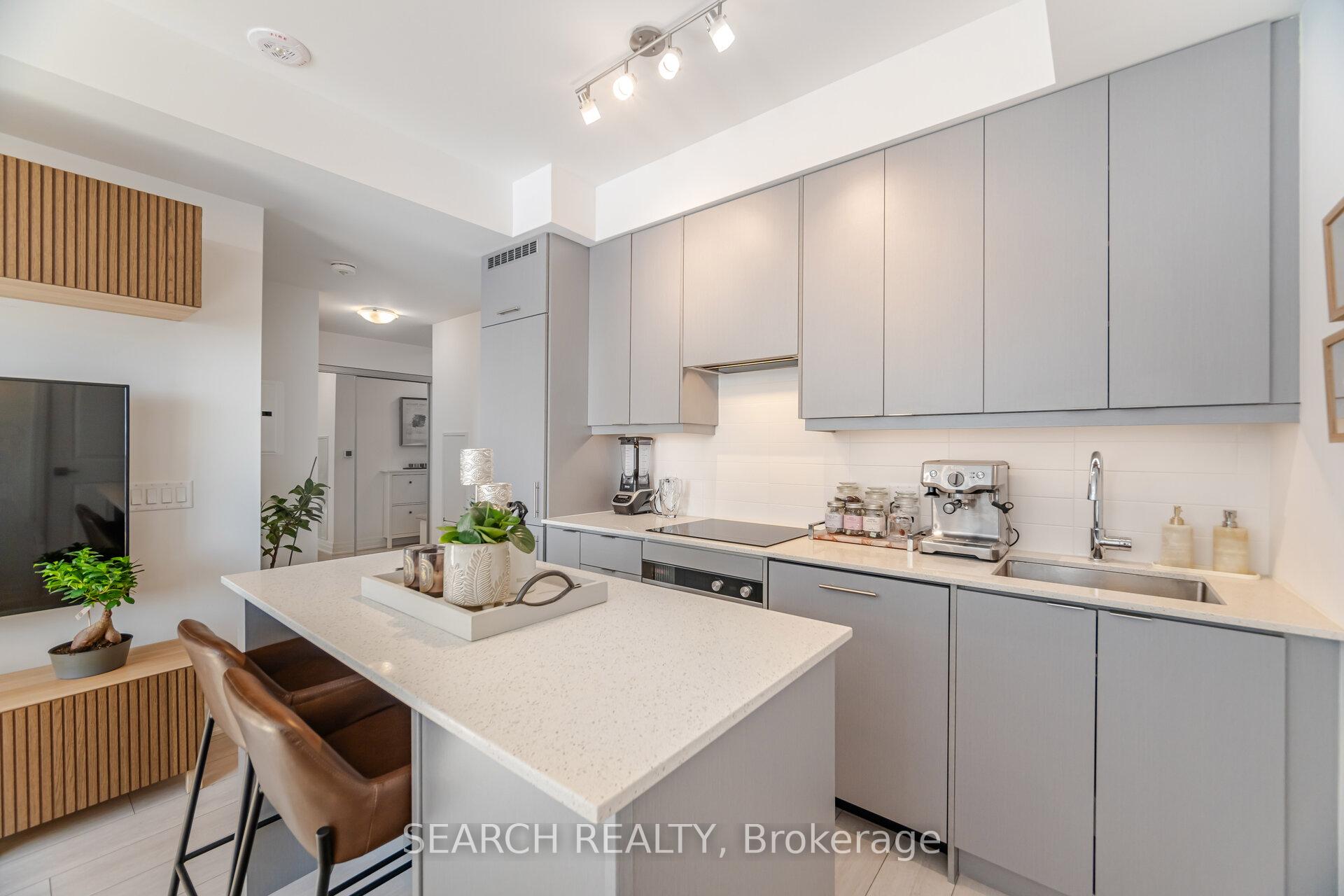 2 Bedrooms Condo at 30 Elm, Mississauga For sale