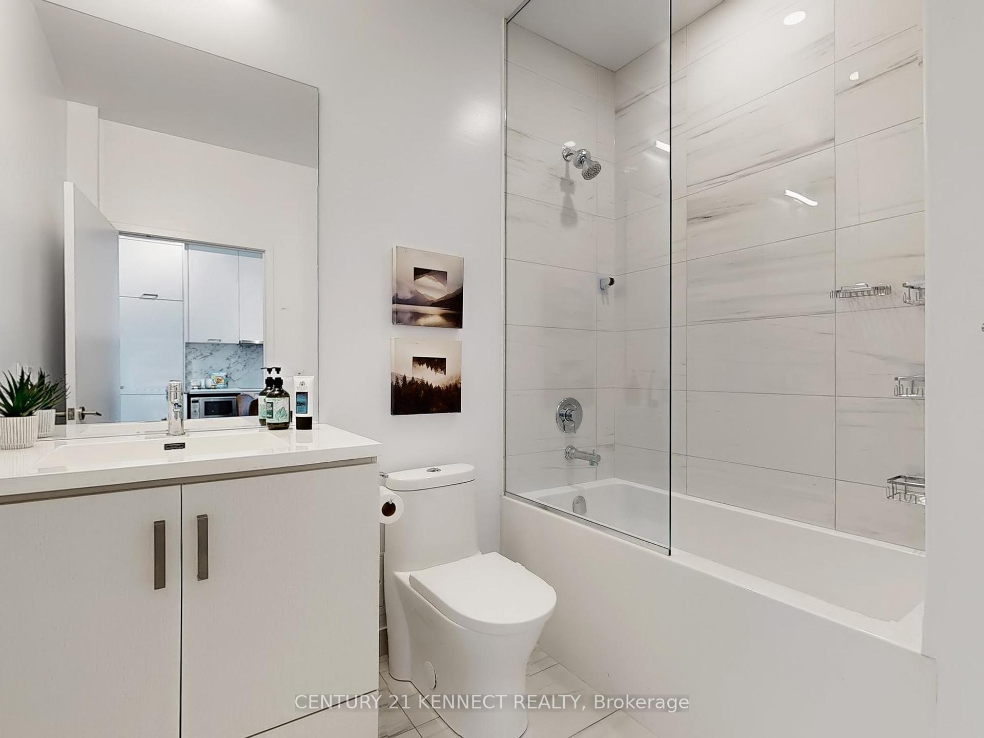 1 Bedroom Condo at 10 Honeycrispy, Vaughan For sale