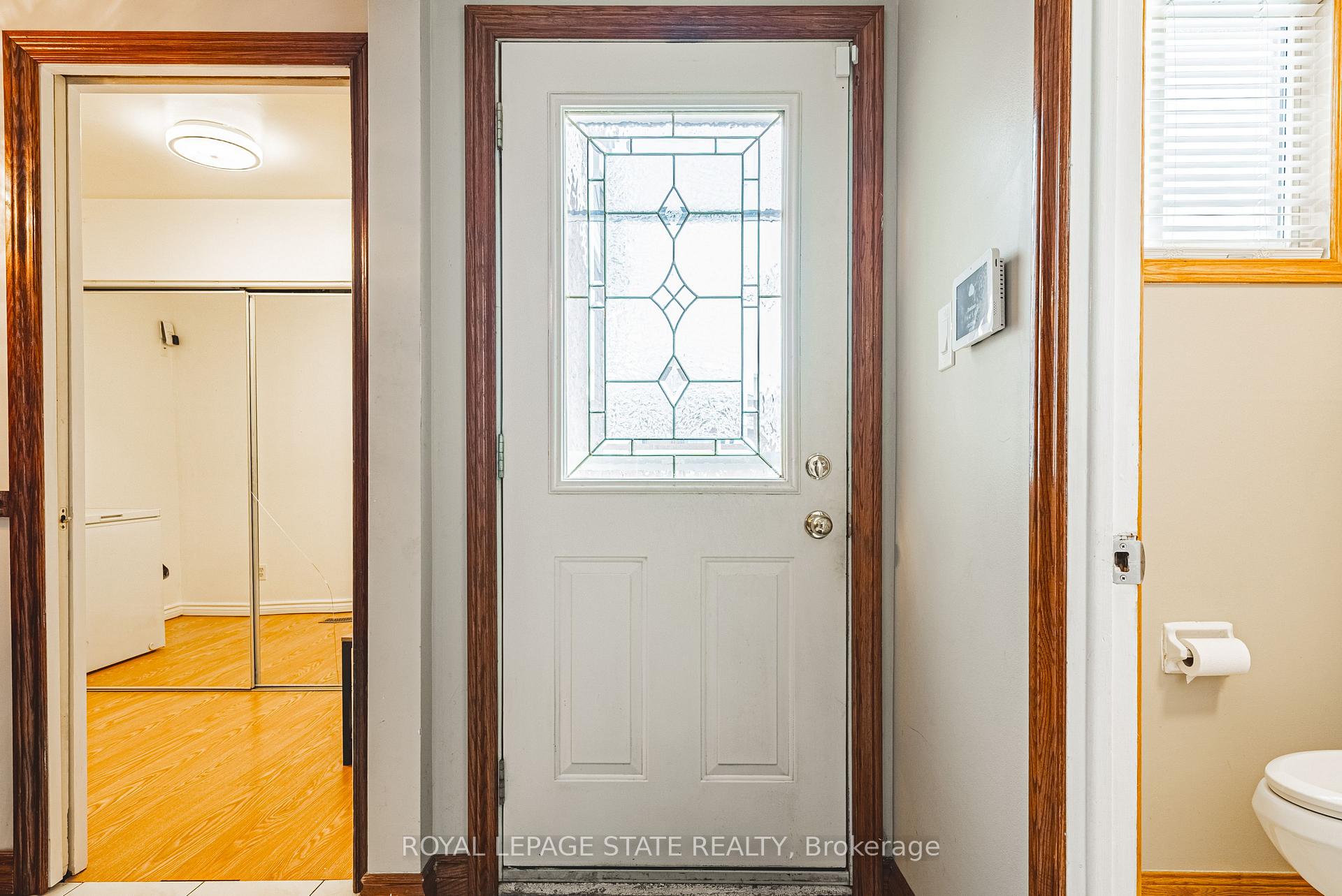 3 Bedrooms Condo at 100 Quigley, Hamilton For sale