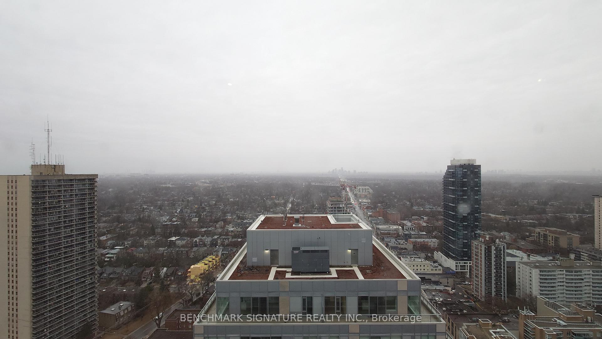 3 Bedrooms Condo at 33 Helendale, Toronto For sale