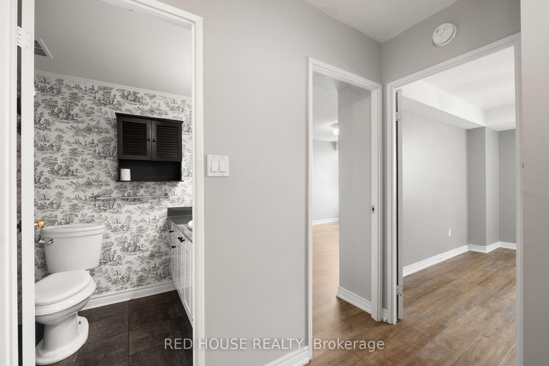 3 Bedrooms Condo at 500 Green, Hamilton For sale