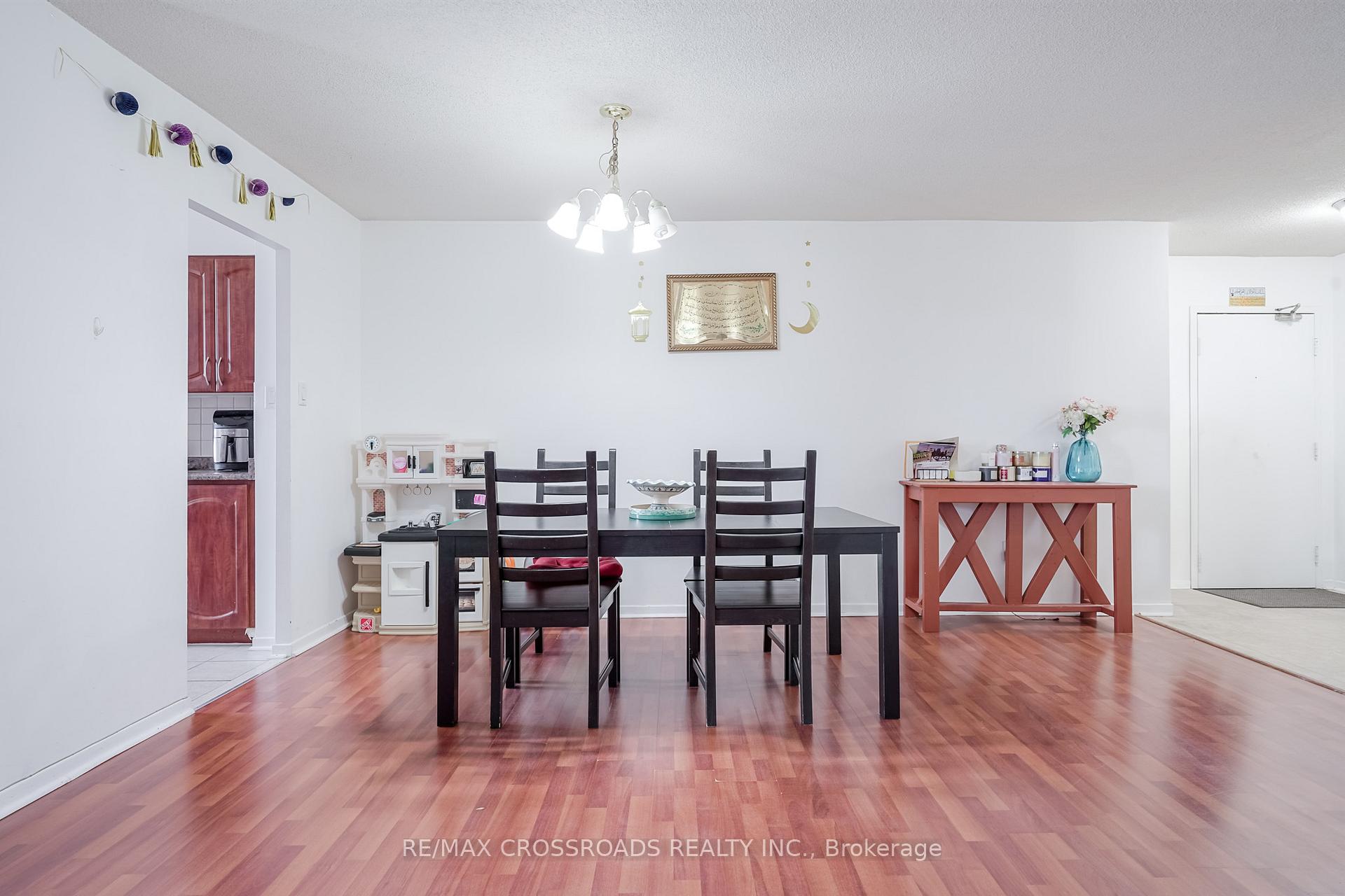 3 Bedrooms Condo at 15 Sewells, Toronto For sale
