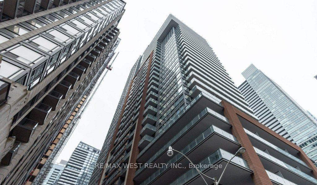3 Bedrooms Condo at 8 Mercer, Toronto For sale