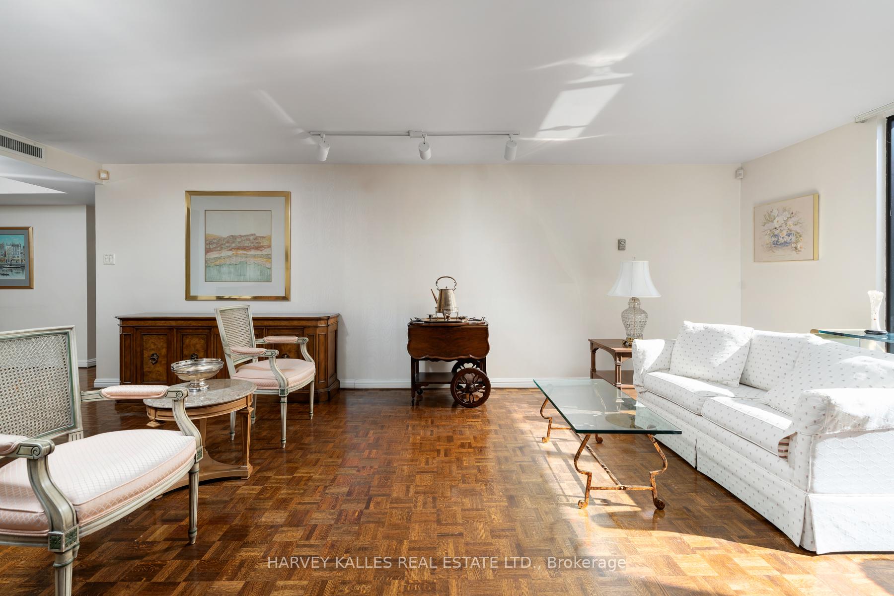 2 Bedrooms Condo at 3900 Yonge, Toronto For sale