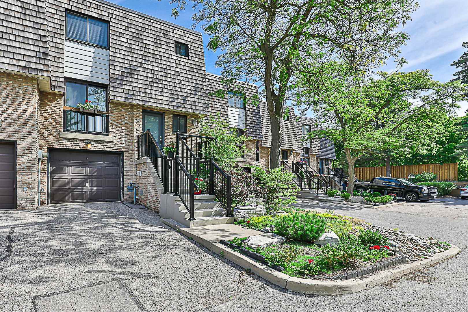 #26 – 4 Vale Carse Way, Toronto, ON M2R 3H5