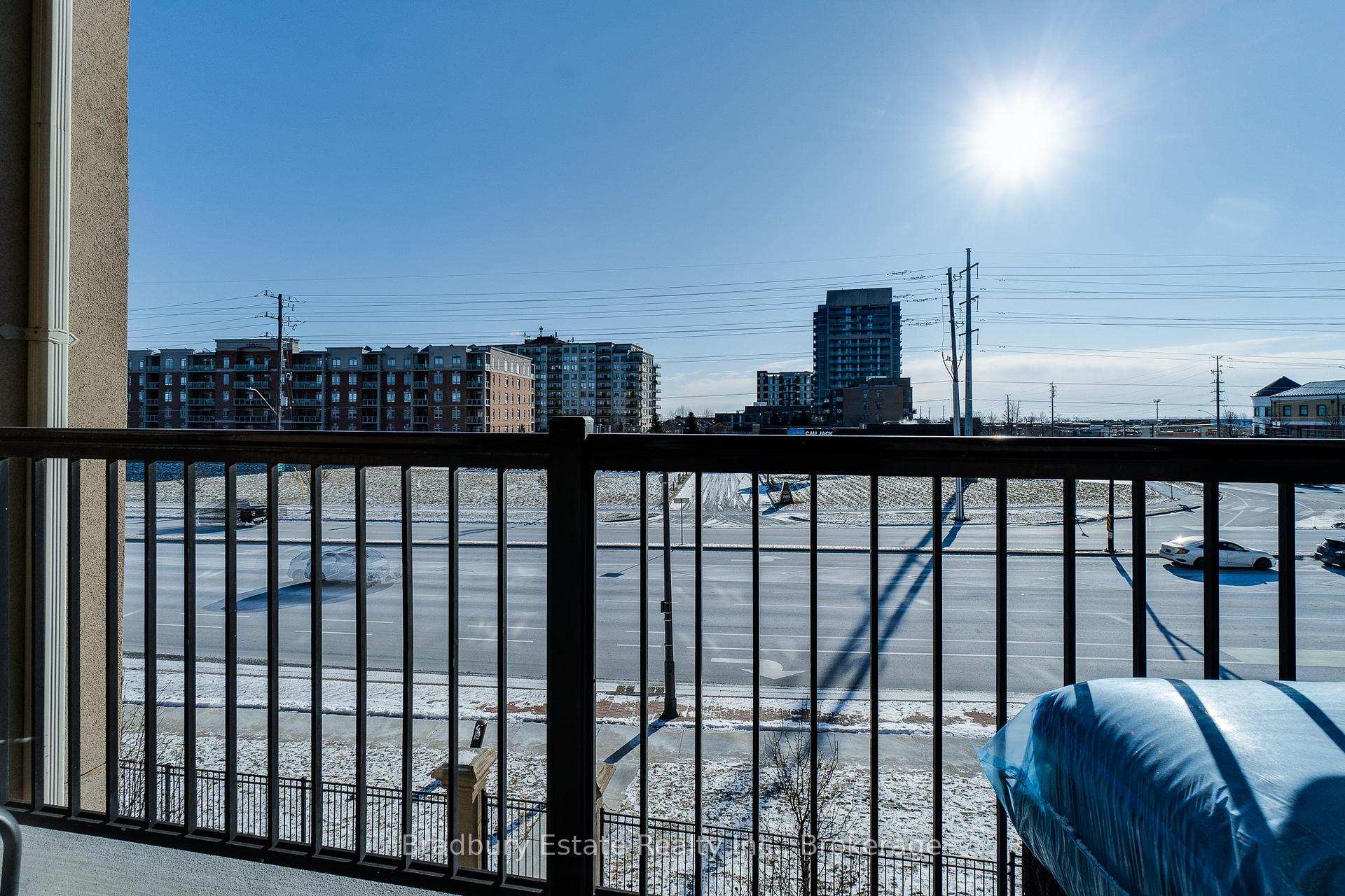 2 Bedrooms Condo at 2045 Appleby,  Burlington For sale