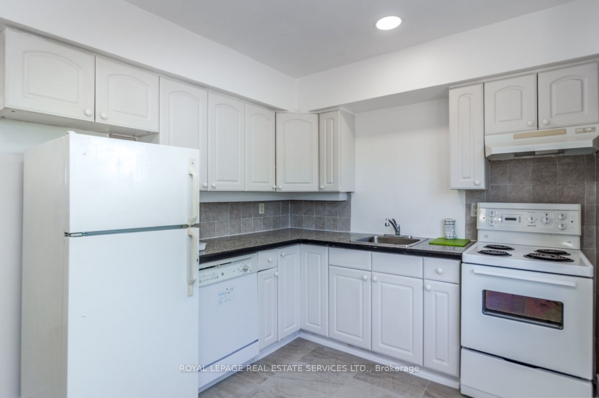 2709 Lake Shore Boulevard W