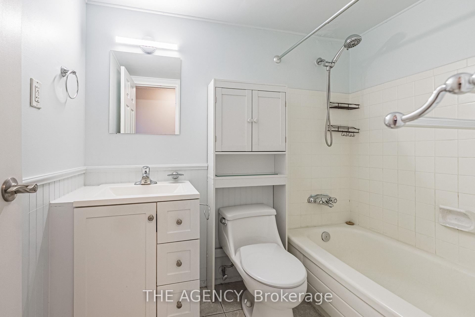 1 Bedroom Condo at 975 Warwick, Burlington For sale