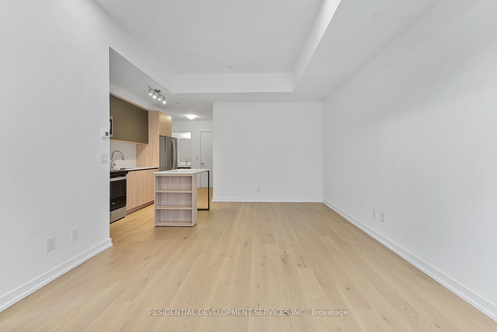 3 Bedrooms Condo at 15 Maryport,  Toronto For sale