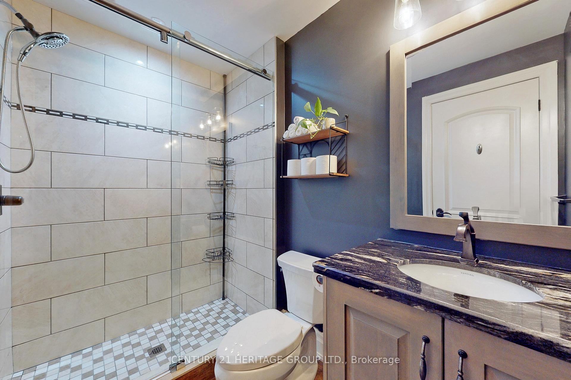 2 Bedrooms Condo at 397 King,  Hamilton For sale