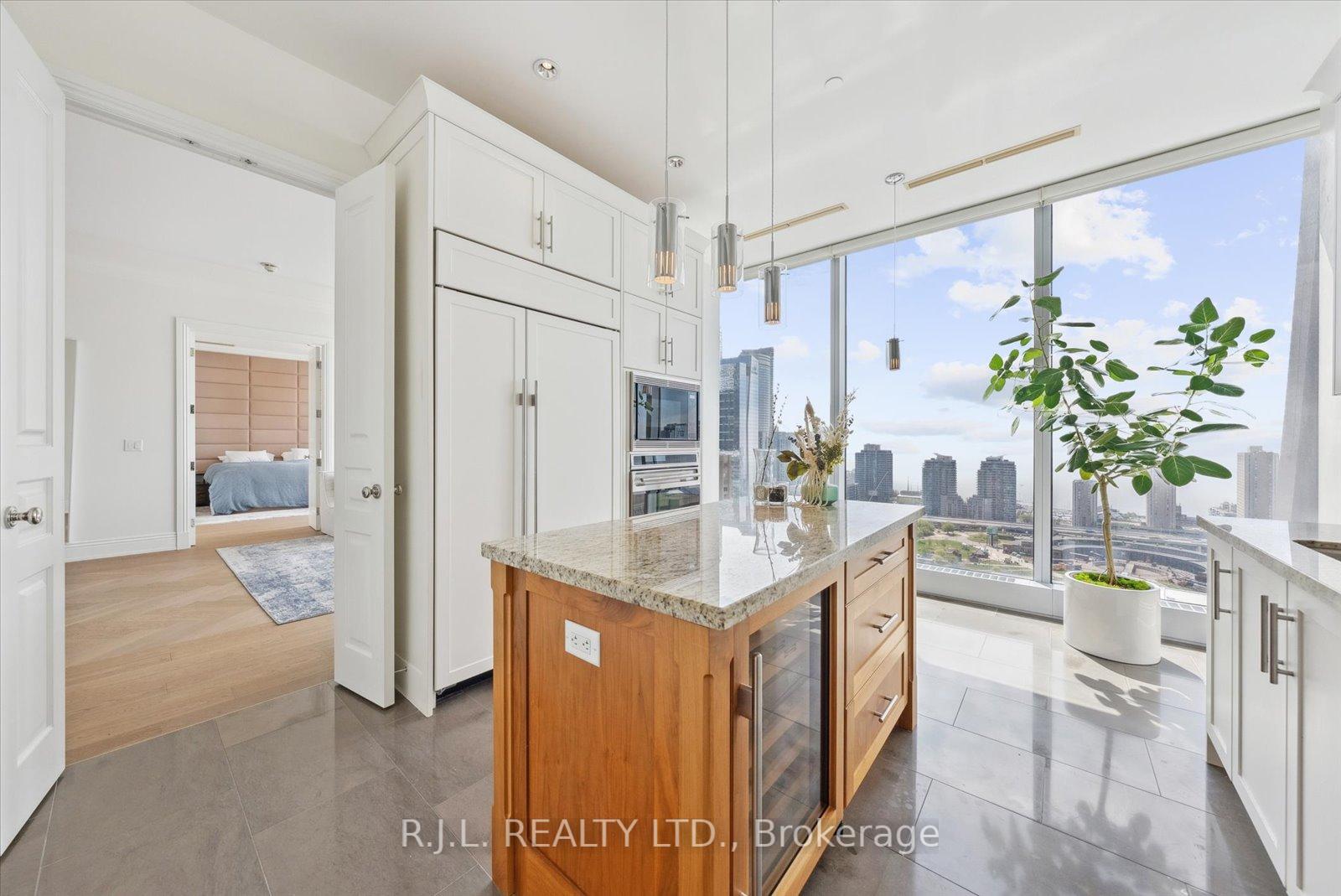 1 Bedroom Condo at 183 Wellington, Toronto For sale