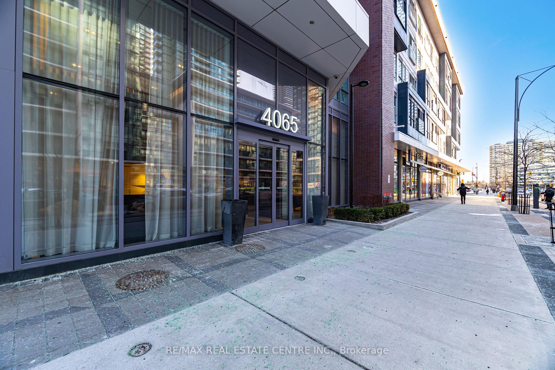 2 Bedrooms Condo at 4065 Confederation, Mississauga For sale
