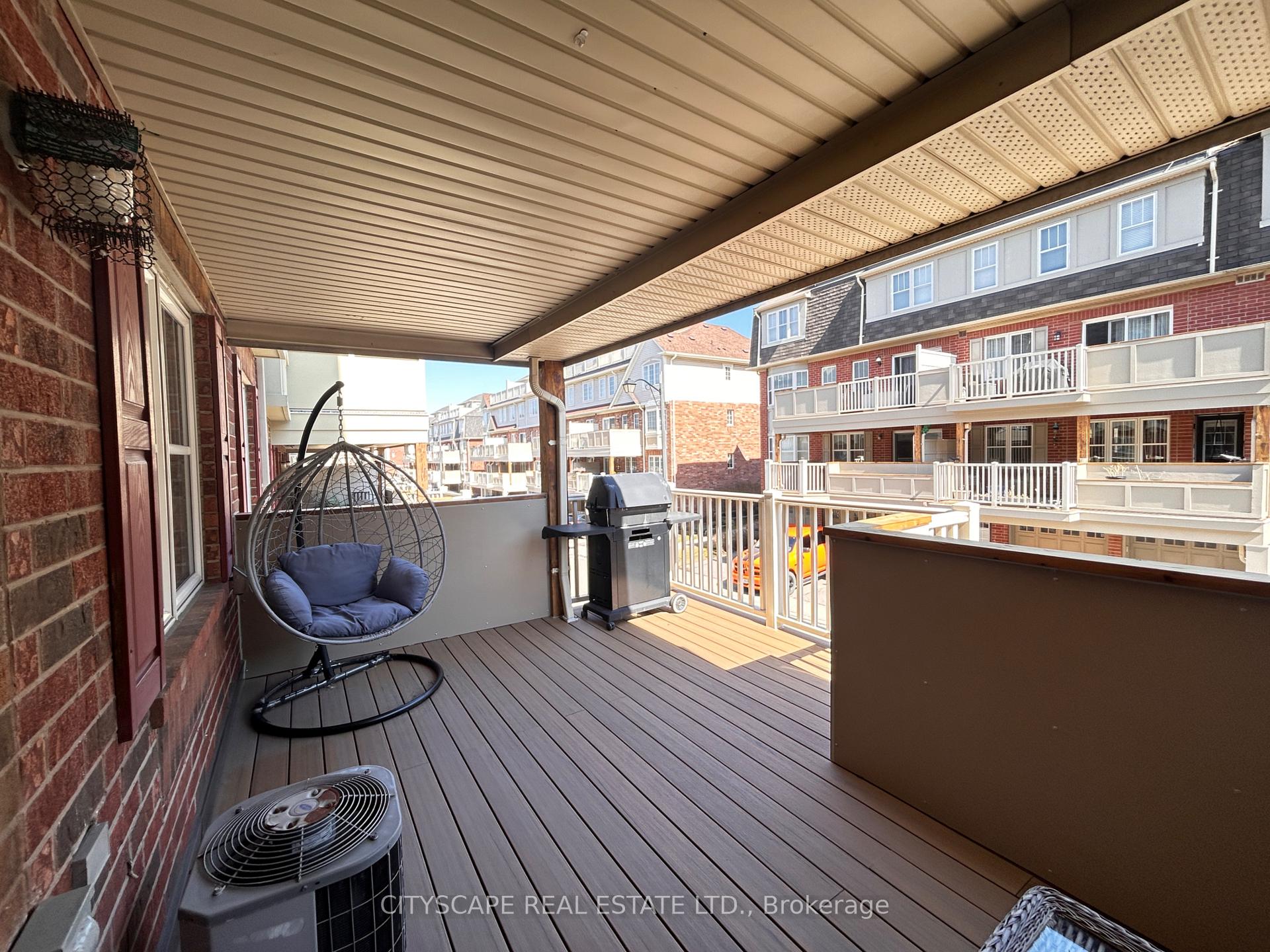 3 Bedrooms Condo at 634 Shoreline,  Mississauga For sale