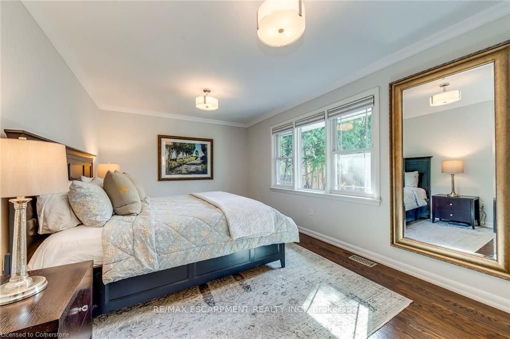 4306 Lakeshore Road