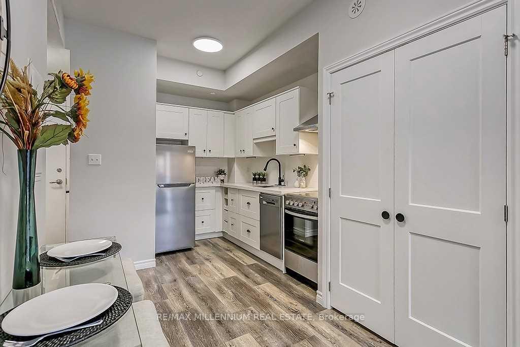 Condo at 5150 Winston Churchill, Mississauga For sale