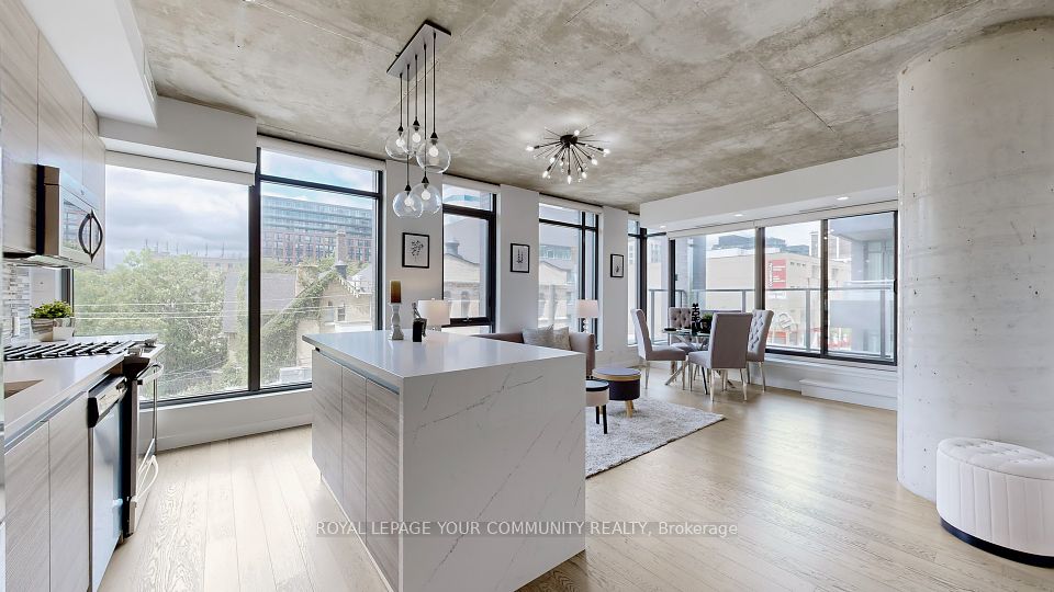 111 Bathurst