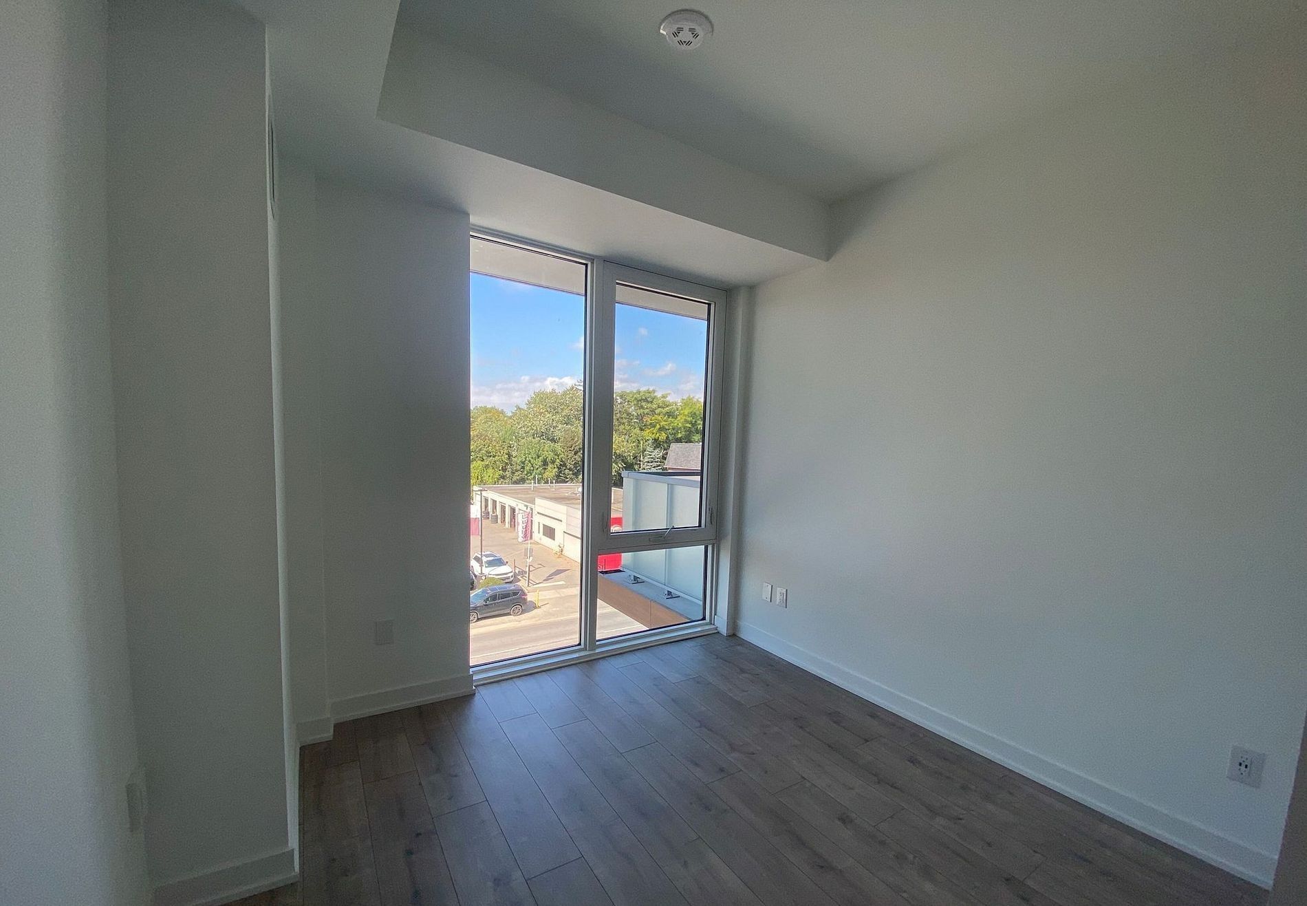 215 Lakeshore Road W 338