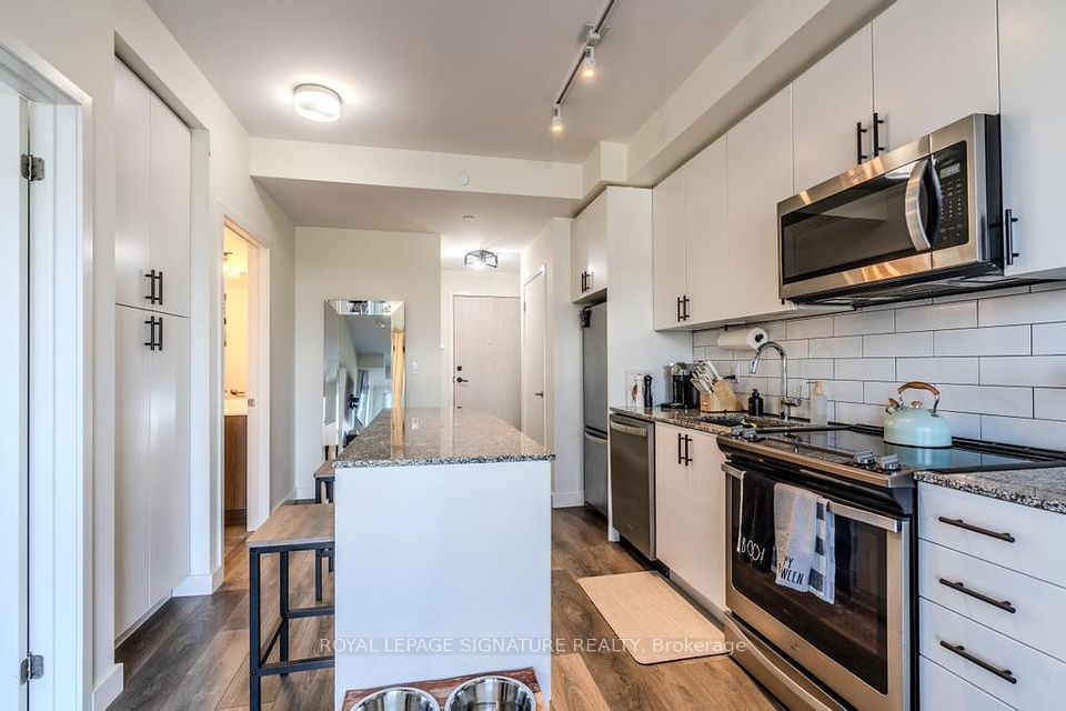 Property at #216 - 168 Sabina Drive, Oakville, ON L6H 0W5