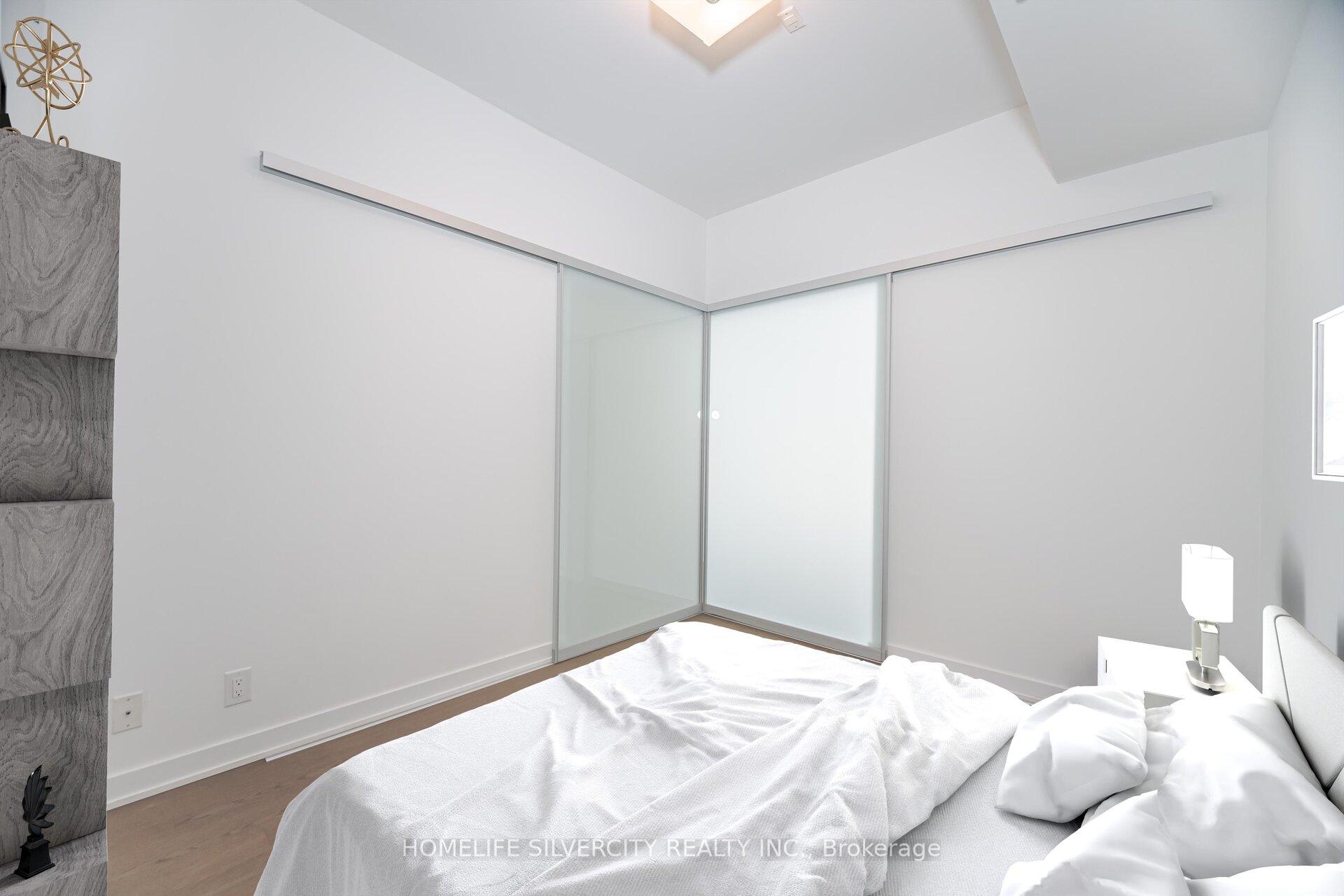 1 Bedroom Condo at 15 Beverley, Toronto For sale